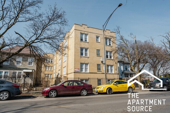 Building Photo - 2050 N Kostner Ave
