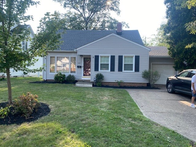 Primary Photo - 490 Columbia Rd