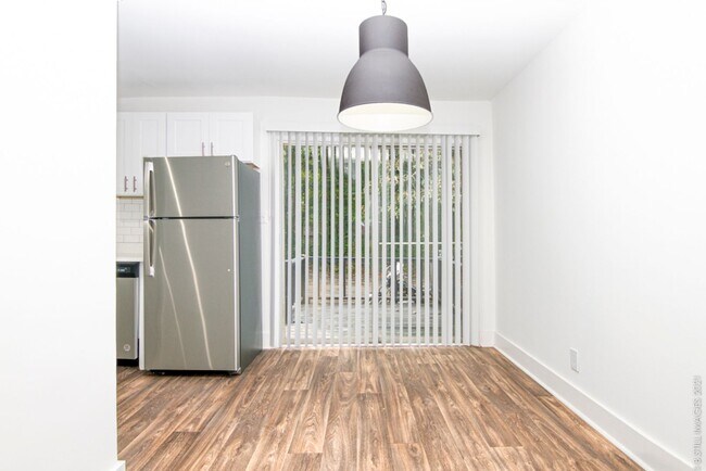 Foto del edificio - White Oak Townhomes