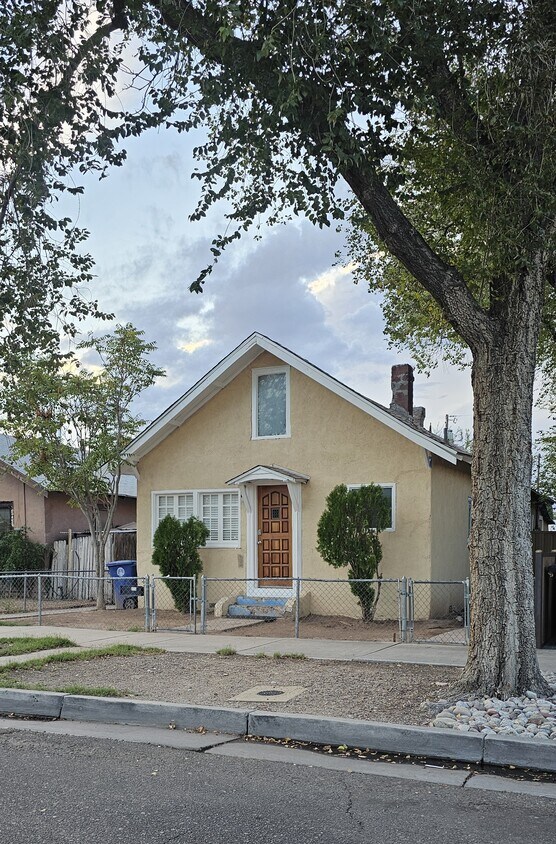 Foto principal - 521-513 13th St NW
