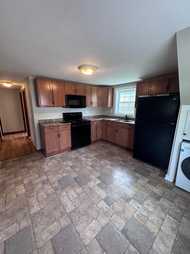 Building Photo - 9 Bircher Ave