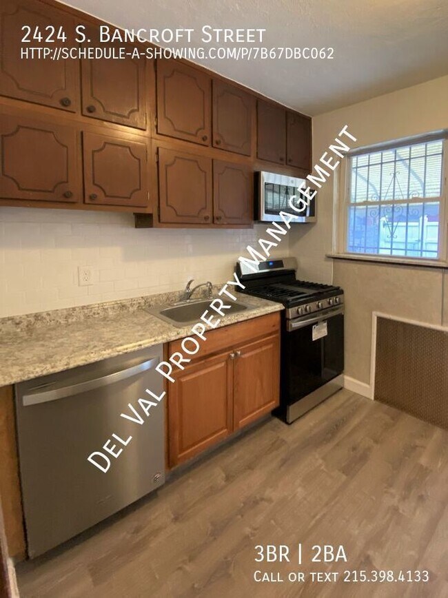 Foto del edificio - Improved Rent! 3-Bdrm Row Home For Rent - ...