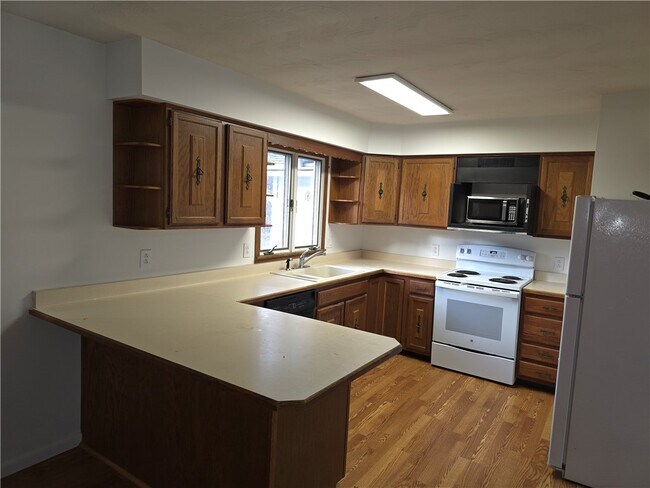 Foto del edificio - 379 Hollybrook Rd