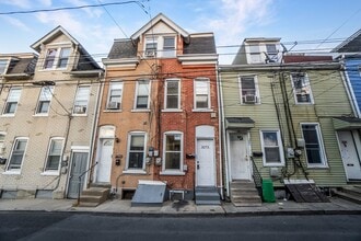 Building Photo - 327 N Lumber St