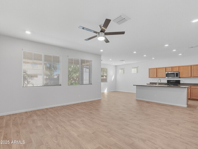 Foto del edificio - 4861 S Ellesmere St