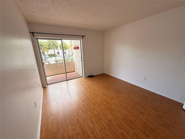 Foto del edificio - 7747 SW 86th St
