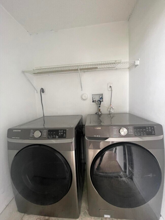 Foto del edificio - 20741 NE 4th Ct