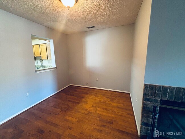 Foto del edificio - 34 Colleen Ct