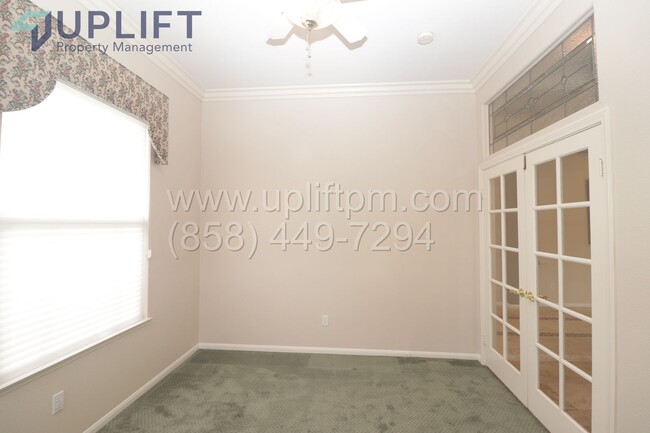 Building Photo - 4 bed 2.5 Bath On A Cula-De-Sac