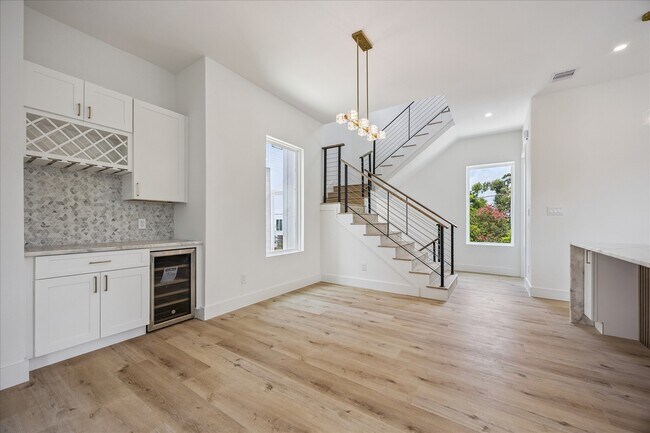 Foto del edificio - 1032 W 17th St