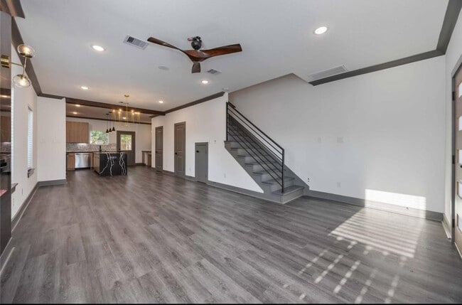 Foto del edificio - 8018 Attwater St