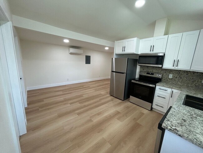 Foto del edificio - 1665 Chris Ln