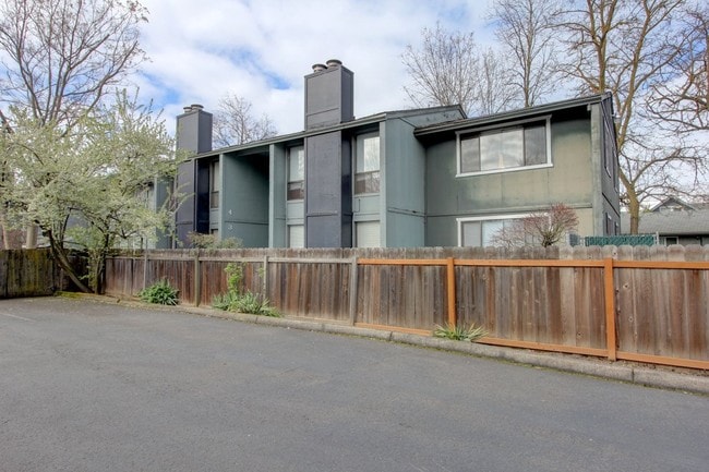 Building Photo - 838 Bennett Ave