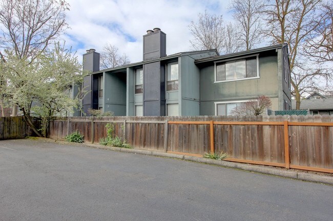 Foto del edificio - 838 Bennett Ave