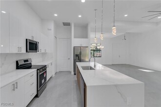 Building Photo - 3307 35th St W