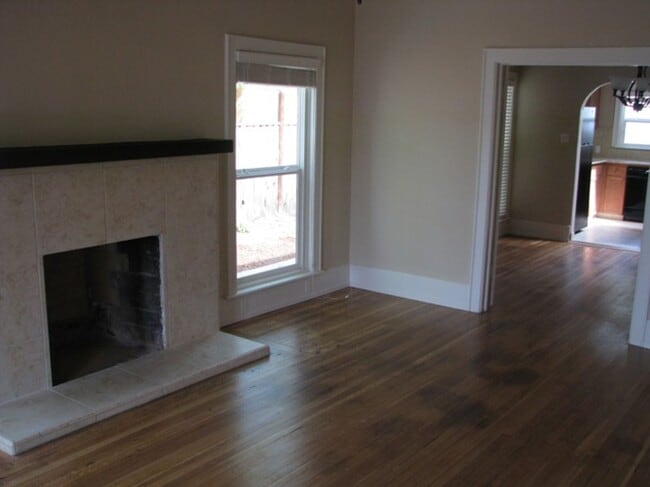 Building Photo - This Charming Spanish style home is locate...