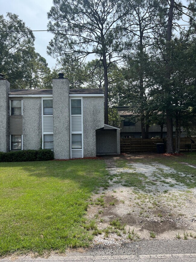 Foto del edificio - 1066 Keith Dr