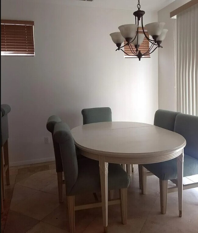 Foto del edificio - 4565 Belford Way