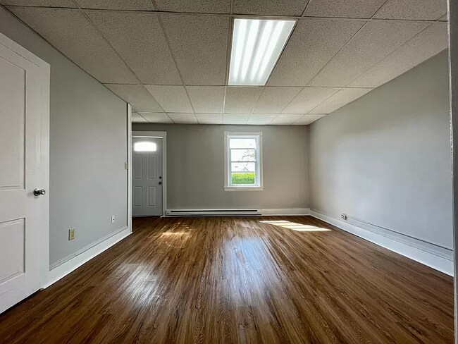 Foto del edificio - 5844-5848 Kesslersville Rd