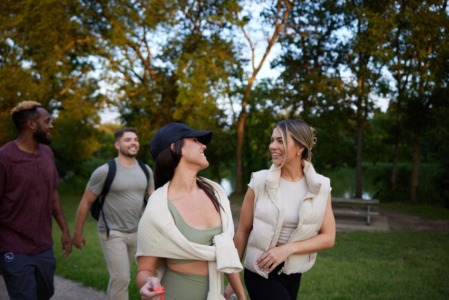 Walking Trails - Alura Apartments at Discovery Park