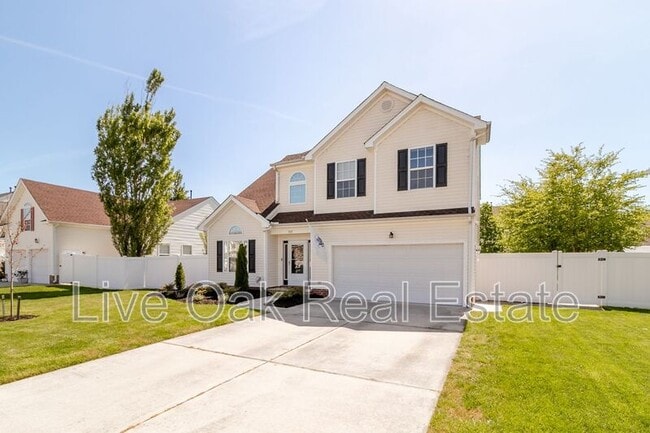 Building Photo - 909 Flores Ct