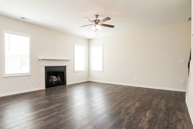 Building Photo - 244 Pearson Place