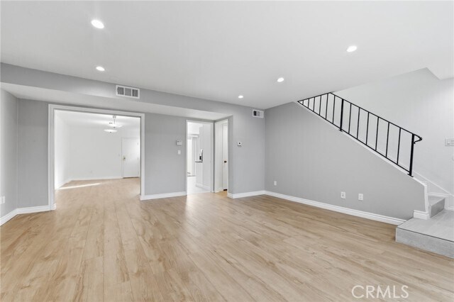 Foto del edificio - 8633 Balboa Blvd