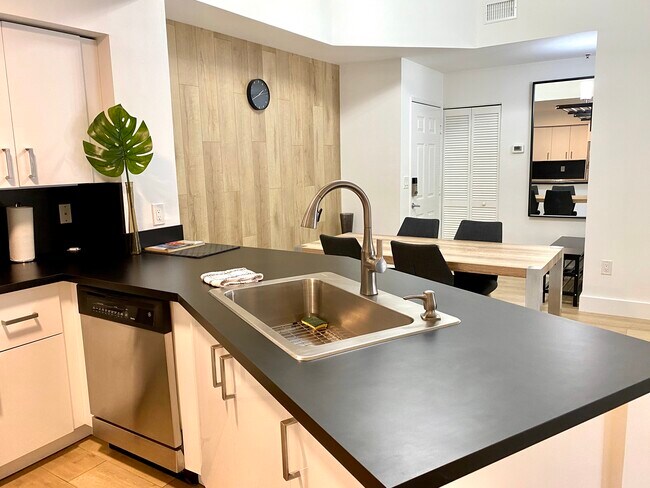 Foto del edificio - 3131 Clint Moore Rd