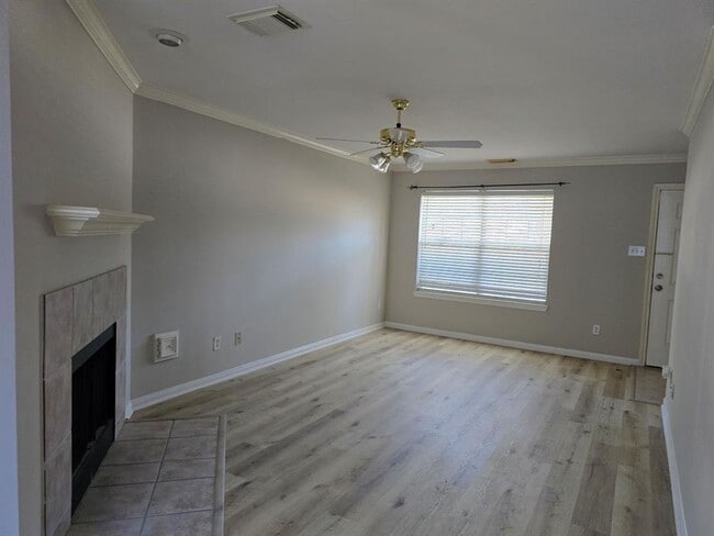 Building Photo - 8326 Malin Ct