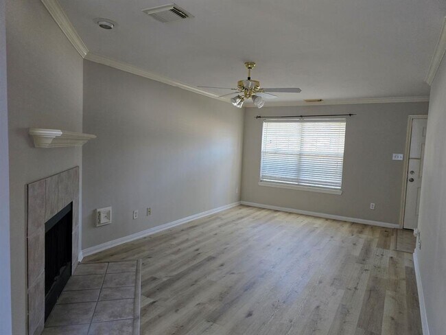 Foto del edificio - 8326 Malin Ct