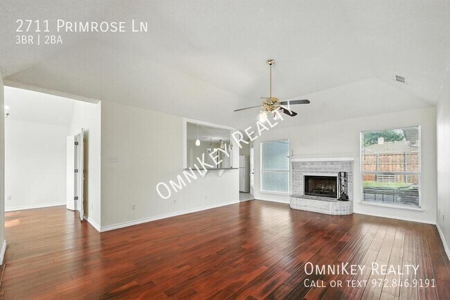 Foto del edificio - 2711 Primrose Ln