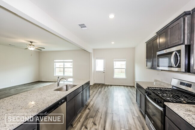 Building Photo - 9617 Sierra Grande Dr