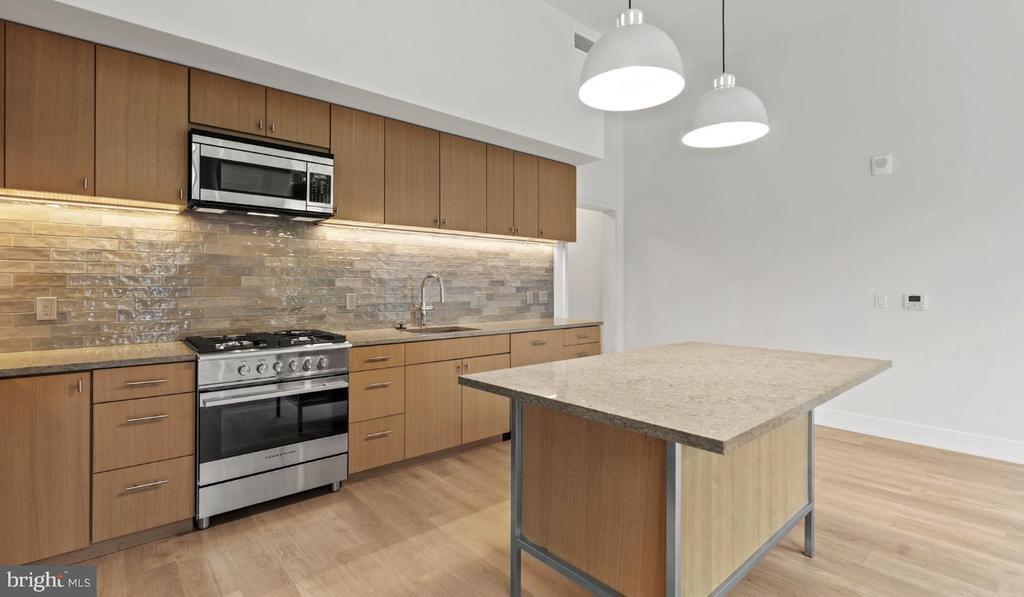Foto principal - 10511 Strathmore Hall St
