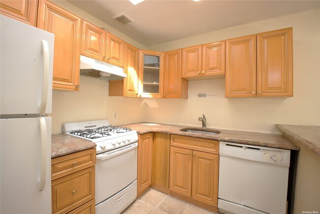 Building Photo - 45-12 220th Pl
