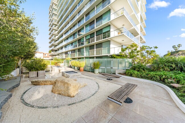 Building Photo - 535 Ocean Ave