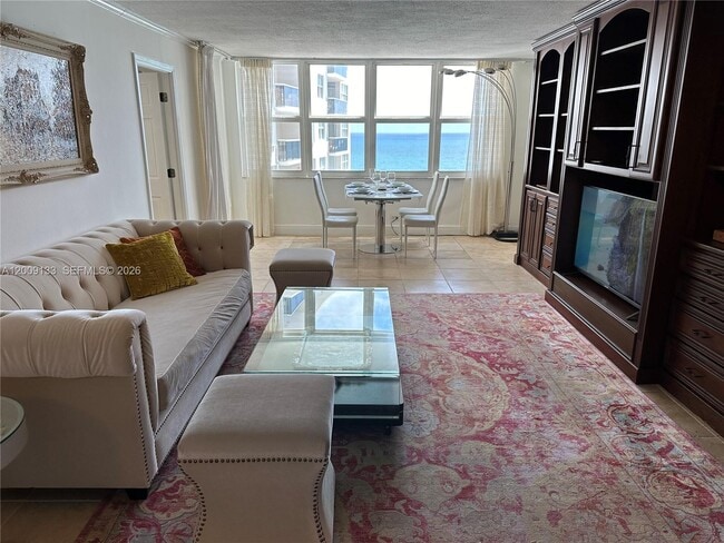Building Photo - 6039 Collins Ave