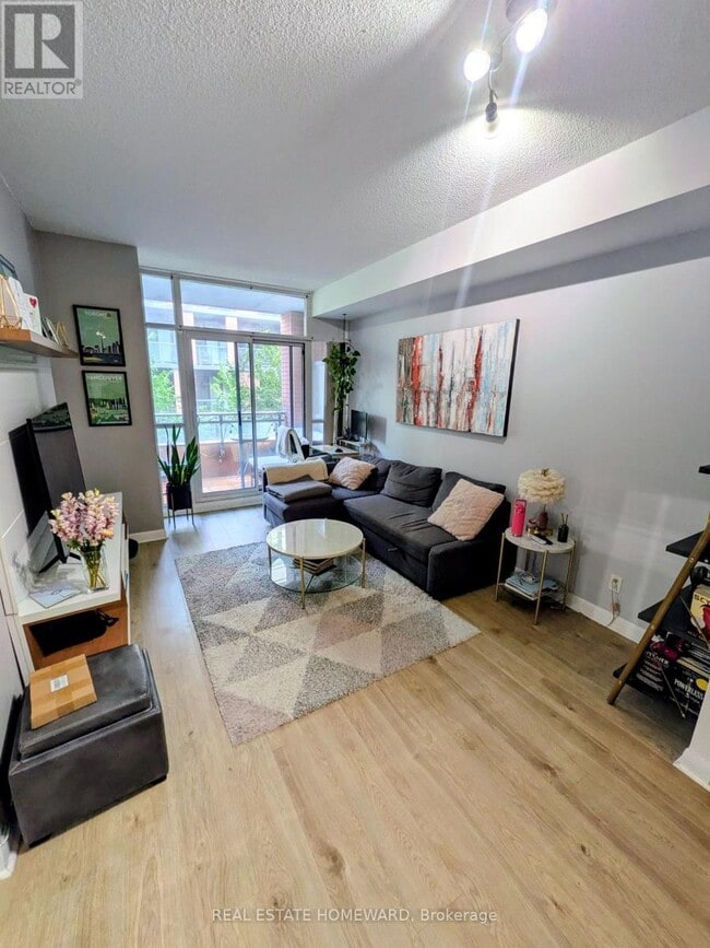 Building Photo - 15 Bruyeres Mews