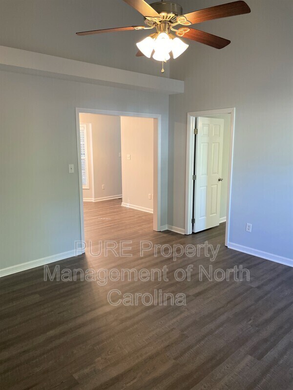 Foto del edificio - 1044 Amber Acres Ln