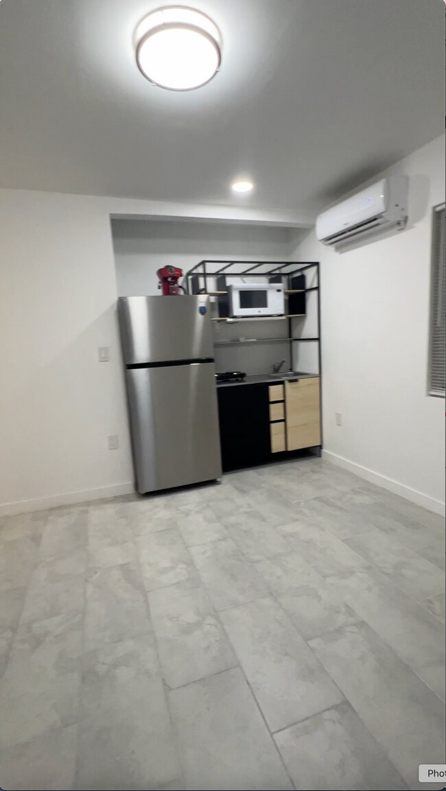 Foto del edificio - 2331 NW 64th St