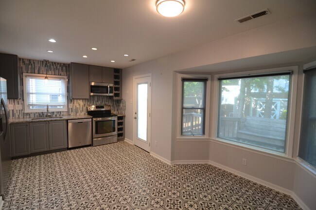 Foto del edificio - 4411 Fort Mchenry Pkwy