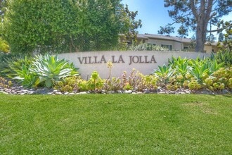Building Photo - 8545 Villa La Jolla Dr