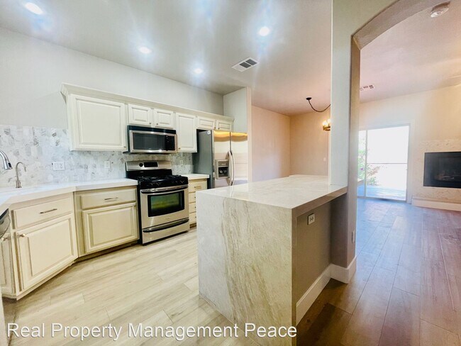 Foto del edificio - 3 br, 3 bath House - 106 Duxford Ave