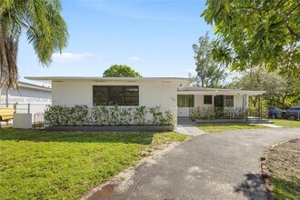 Building Photo - 500 NE 136th St