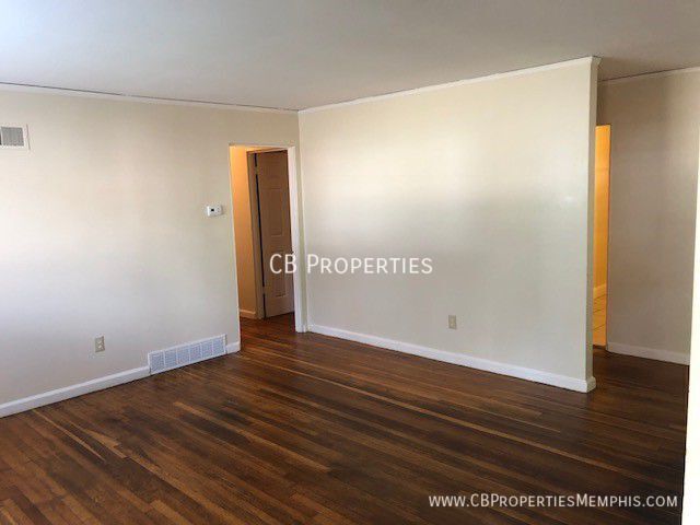Foto del edificio - 1381 Briarwood Dr