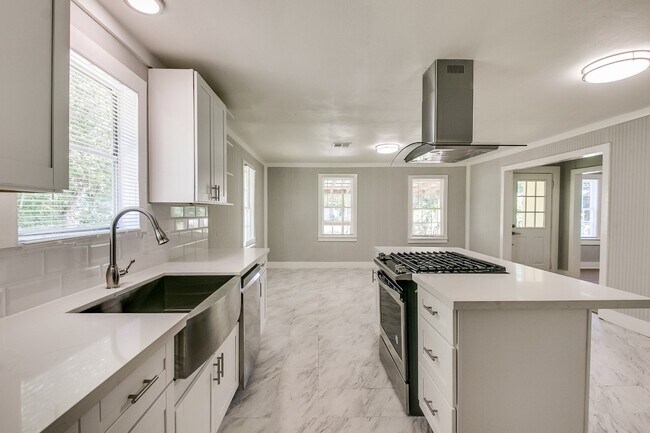 Foto del edificio - 3901 McKinney Dr