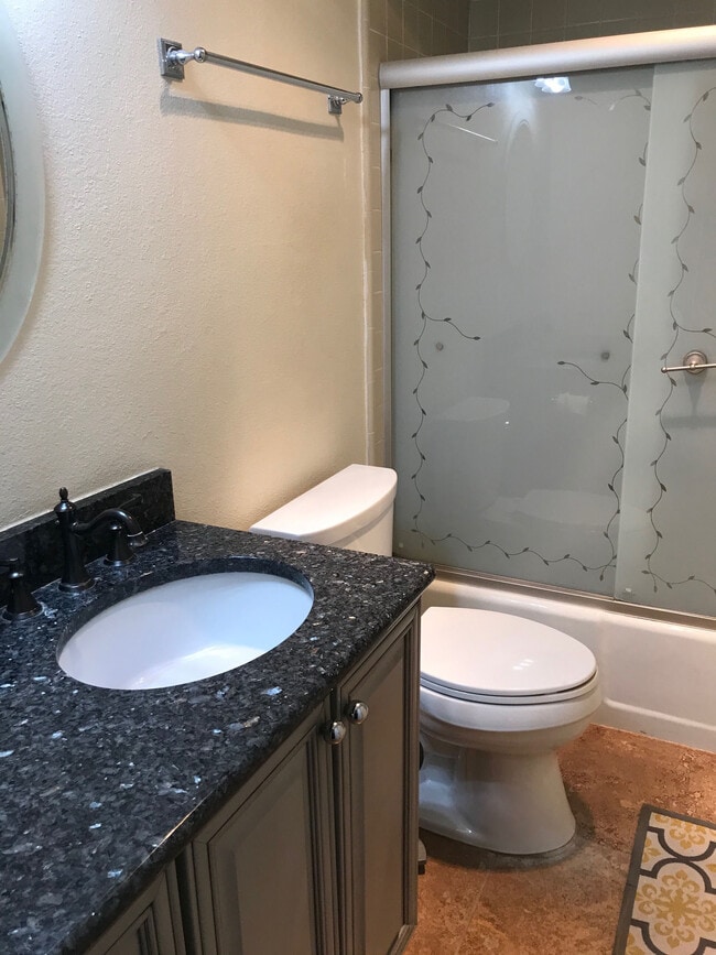 bathroom - 2510 Torrey Pines Rd