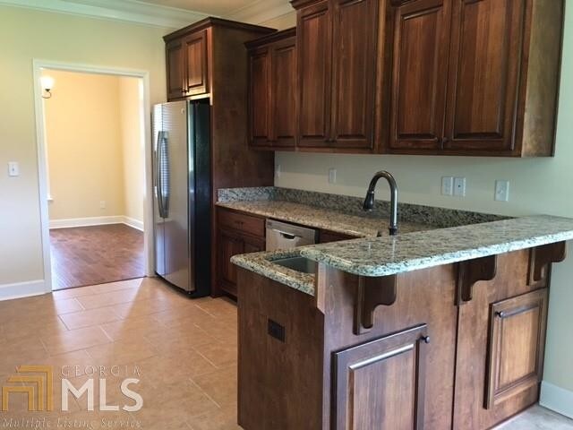 Building Photo - 81 Spyglass