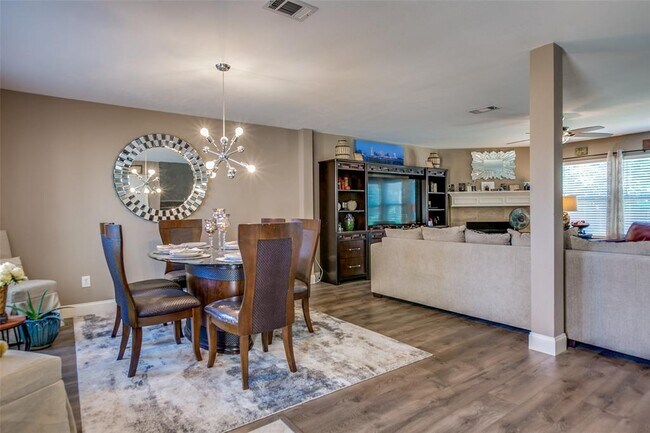 Foto del edificio - 1215 Alhambra Dr