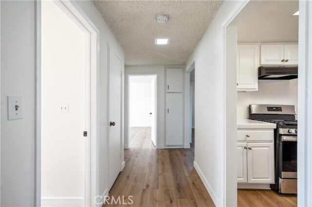 Building Photo - 972 W 14th St