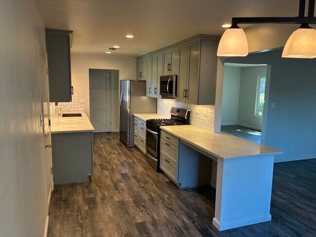 Foto del edificio - 8375 Acorn Dr